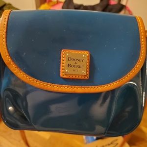 Dooney & Bourke cross body bag